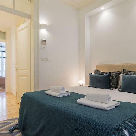 Charming 2 Bedroom Apartment In Baixa Chiado Lisbon Exterior photo