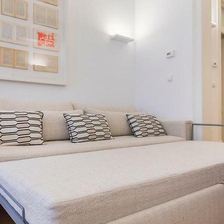 Charming 2 Bedroom Apartment In Baixa Chiado Lisbon Exterior photo